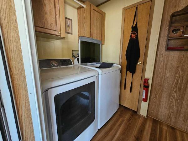 1992 Fleetwood  Carriage Grove Mobile Home