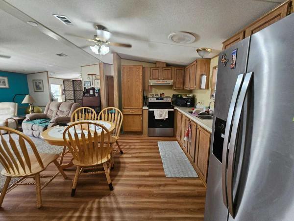 1992 Fleetwood  Carriage Grove Mobile Home