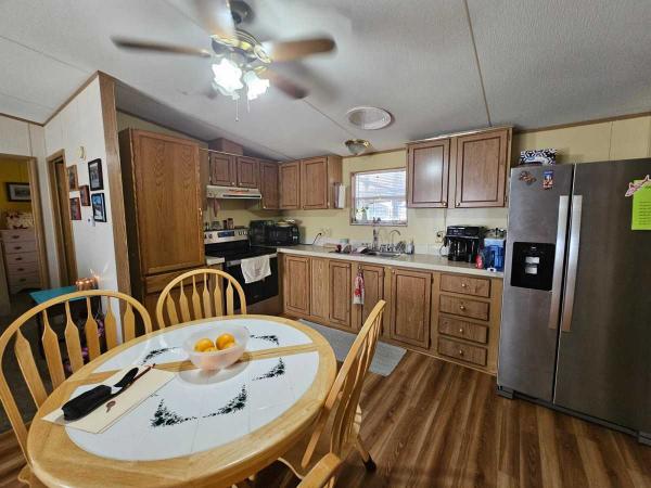 1992 Fleetwood  Carriage Grove Mobile Home