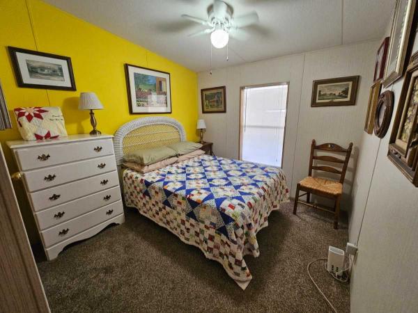 1992 Fleetwood  Carriage Grove Mobile Home