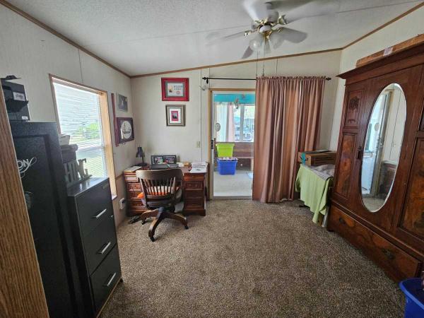 1992 Fleetwood  Carriage Grove Mobile Home