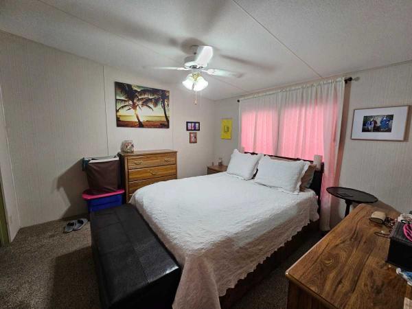 1992 Fleetwood  Carriage Grove Mobile Home
