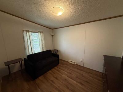 Photo 3 of 23 of home located at 347 Daffodil Ln Matteson, IL 60443