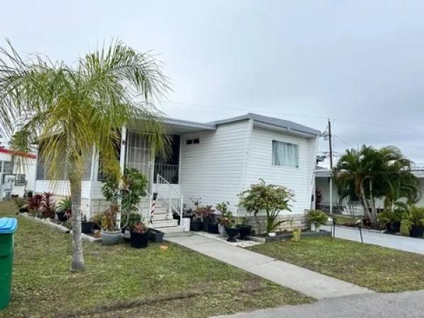 Photo 1 of 2 of home located at 10756 1st Way N Saint Petersburg, FL 33716