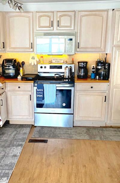 Photo 4 of 12 of home located at 7501 142D Ave Largo, FL 33771