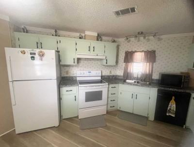 Photo 4 of 41 of home located at 1640 S Scenic Hwy Lot 41 Frostproof, FL 33843