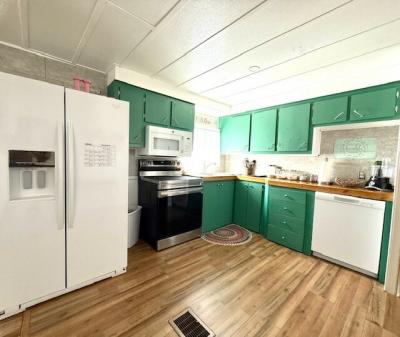 Photo 4 of 22 of home located at 1071 Donegan Rd Lot 819 Largo, FL 33771