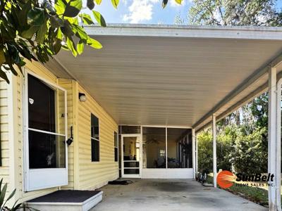 Photo 3 of 35 of home located at 2805 SE 110th St Lot A17 Ocala, FL 34480