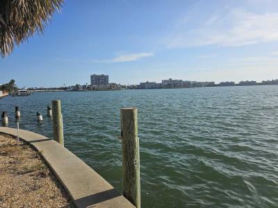 Photo 5 of 29 of home located at 1375 S Pasadena Ave Pasadena, FL 33707