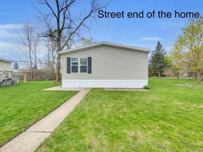 Photo 2 of 30 of home located at 1836 Collins Ct Milford, MI 48381