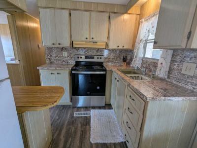 Photo 4 of 32 of home located at 601 Starkey Rd., Lot 109 Largo, FL 33771