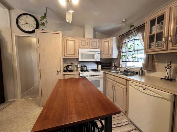 1994 Schult Manufactured Home