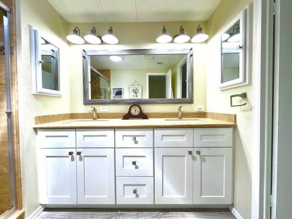 1982 Schut Homes  Manufactured Home