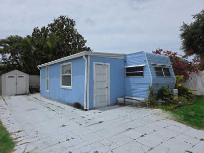 Photo 2 of 25 of home located at 6900 Ulmerton Rd Largo, FL 33771