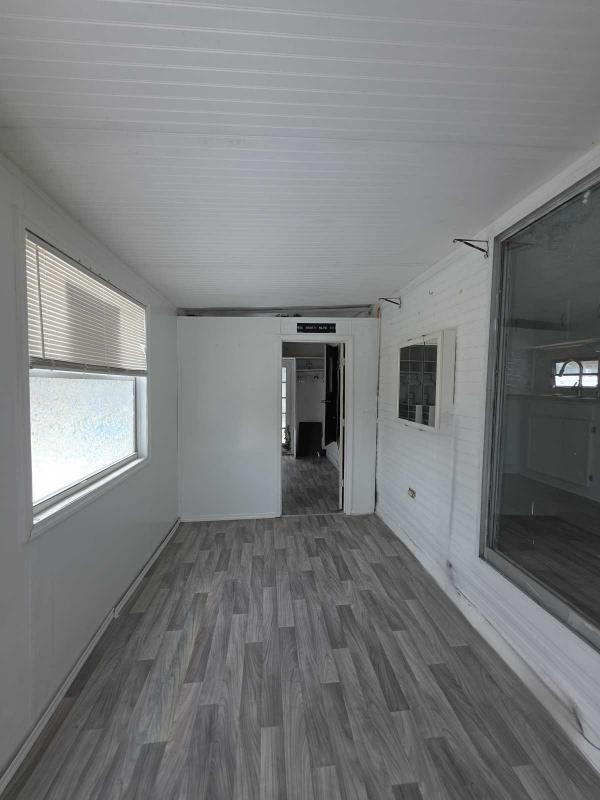 LONW Mobile Home