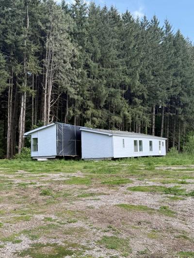 Mobile Home at Borland Rd. Tualatin, OR 97062