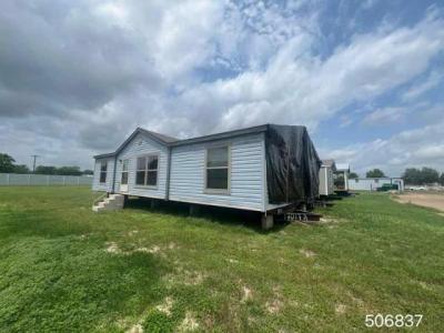 Mobile Home at 1356 SE Railroad Waelder, TX 78959