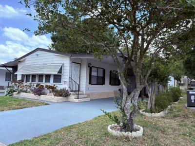 Photo 2 of 16 of home located at 11643 Jureane Dr #30S Orlando, FL 32836