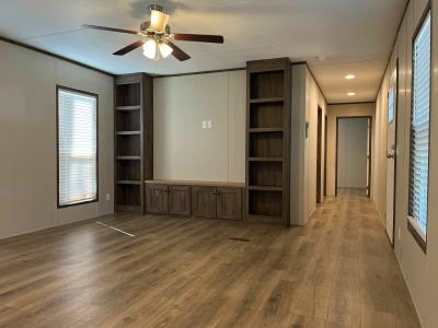 Photo 4 of 8 of home located at 105 Sharon #Sh105 Conroe, TX 77301