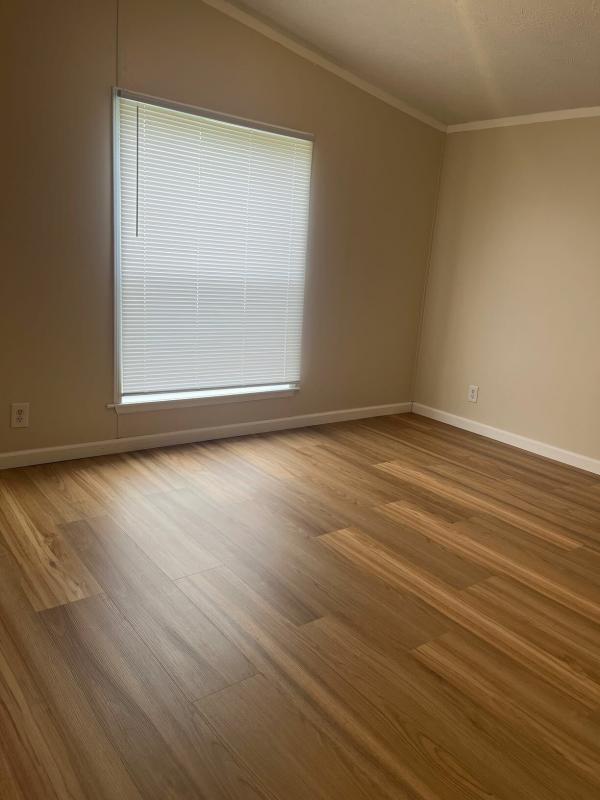 2000 Four Seasons 320 DAP1676H32089  Home