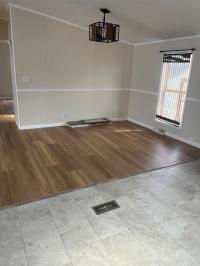 2000 Four Seasons 320 DAP1676H32089  Home