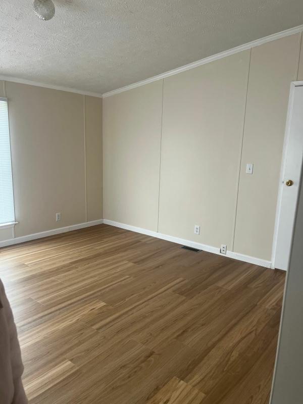 2000 Four Seasons 320 DAP1676H32089  Home