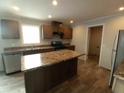 Mobile Home at 1915 Magnolia St Lot 215 Columbus, MI 48063