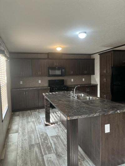 Mobile Home at 23188 Marsh Lot 289 New Boston, MI 48164