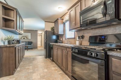Mobile Home at 46529 Beau Jardin Dr, Site #1317 Macomb, MI 48044