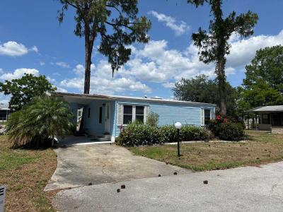 Photo 3 of 22 of home located at 242 Taipei Island Rd Leesburg, FL 34788