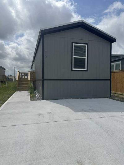 Mobile Home at 113 Cheyenne Dr. Pearland, TX 77581