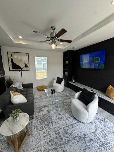 Photo 3 of 13 of home located at 113 Cheyenne Dr. Pearland, TX 77581