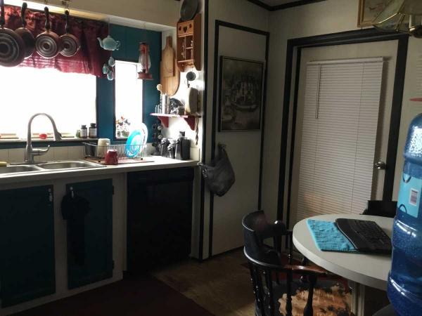 1989 Nott hs Manufactured Home