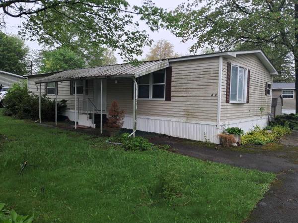 1987 Holiday Manufactured Home