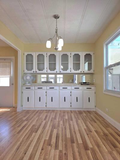 Photo 3 of 26 of home located at 1375 Pasadena Ave S South Pasadena, FL 33707