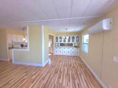 Photo 4 of 26 of home located at 1375 Pasadena Ave S South Pasadena, FL 33707