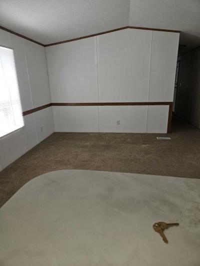 Photo 5 of 8 of home located at 3336 Glendale Cr Bay City, MI 48706