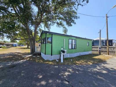 Photo 4 of 47 of home located at 12840 Seminole Blvd Largo, FL 33778