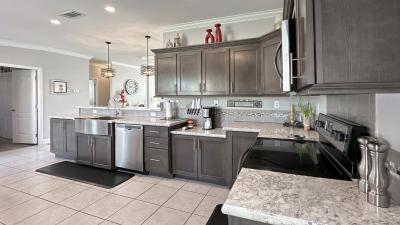 Photo 3 of 18 of home located at 527 Palmer Dr Lady Lake, FL 32159