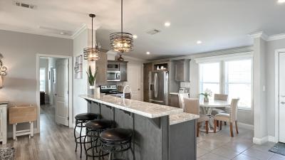 Photo 4 of 18 of home located at 527 Palmer Dr Lady Lake, FL 32159