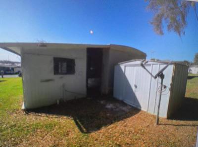 Photo 3 of 8 of home located at 39625 Papaya Ave Zephyrhills, FL 33542