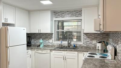 Photo 4 of 16 of home located at 308 Juniper Cir Lady Lake, FL 32159