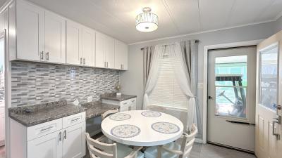 Photo 5 of 16 of home located at 308 Juniper Cir Lady Lake, FL 32159