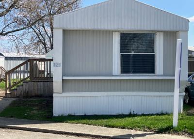 Photo 3 of 13 of home located at 5900 W County Road 350 N #129 Muncie, IN 47304