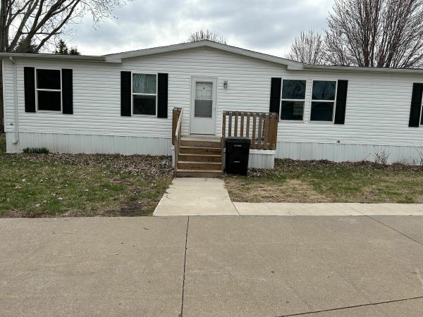 Photo 1 of 2 of home located at 1609 SE Green Park Cr. #406 Ankeny, IA 50021