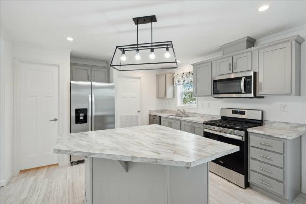 2025 Redman 742 NWDSA25201  Home