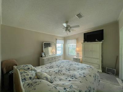 Photo 3 of 20 of home located at 36130 Citrus Blvd. Grand Island, FL 32735