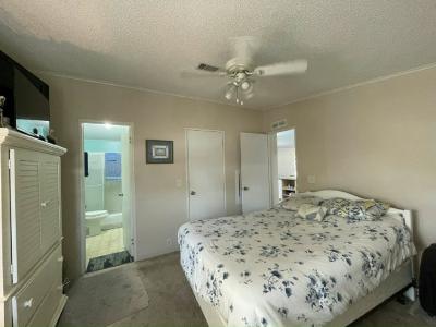 Photo 3 of 20 of home located at 36130 Citrus Blvd. Grand Island, FL 32735
