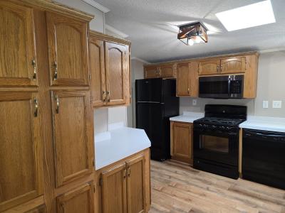 Photo 5 of 13 of home located at 6437 Laramie Dr Romulus, MI 48174