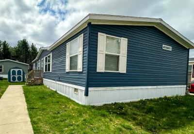 Mobile Home at 4875 Russett Muskegon, MI 49442